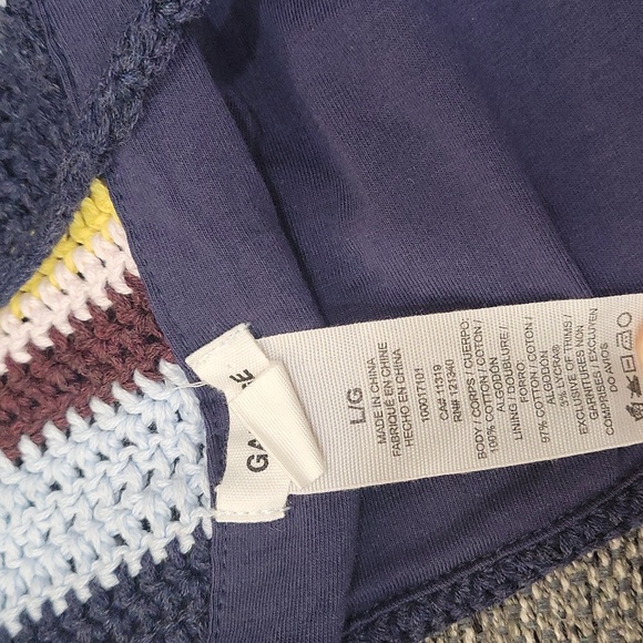 Beautiful crochet cropped top - Picture 3 of 3